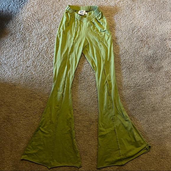 Princess Polly flared green leggings - Picture 4 of 4